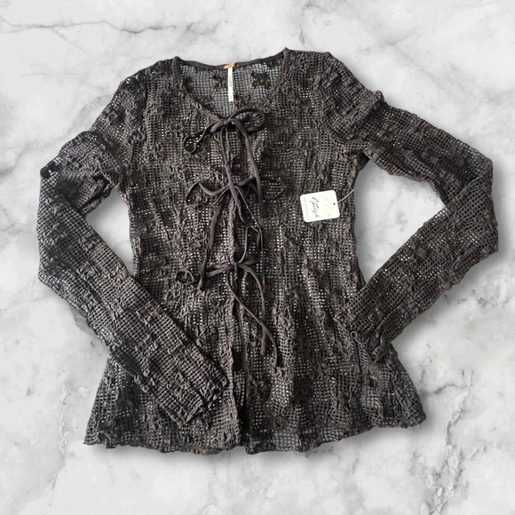 SOLD!! SOLD!!NWT Free People Julie Knit Top in Black - Picture 6 of 8